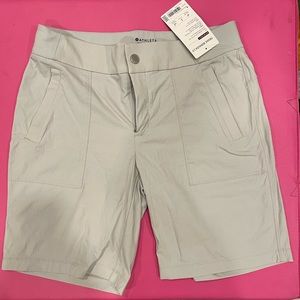 Athleta Trekkie Bermuda 2.0 Woman Size 8 NWT